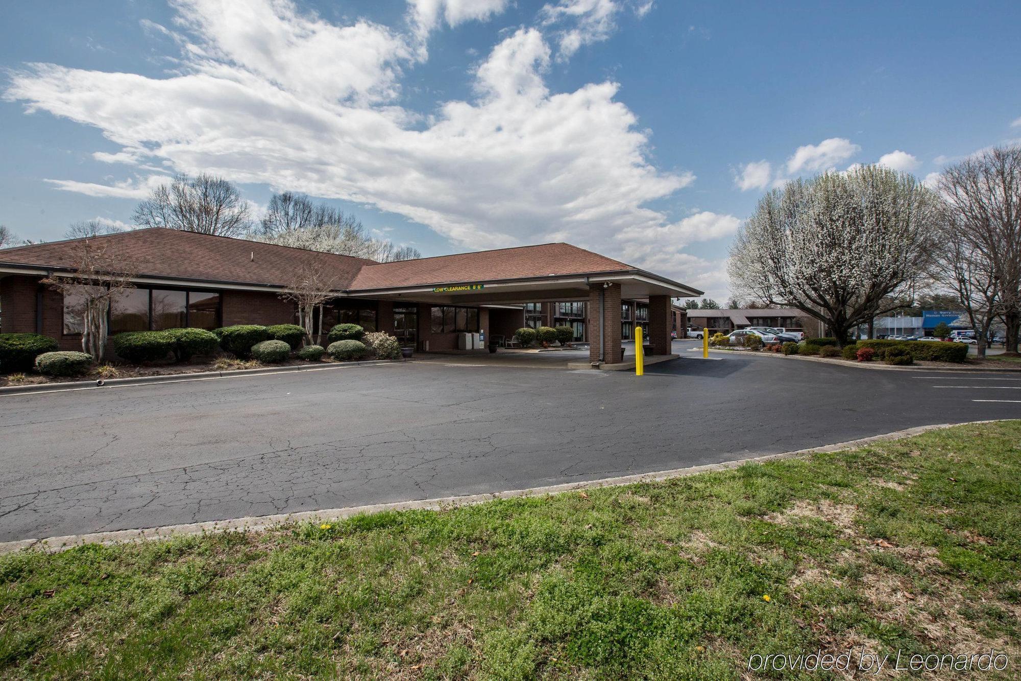 Quality Inn Mount Airy Mayberry Exterior photo